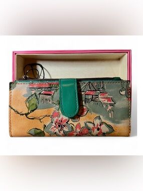 NWT Patricia Nash Leather Nazari Wallet- Beautiful Girl